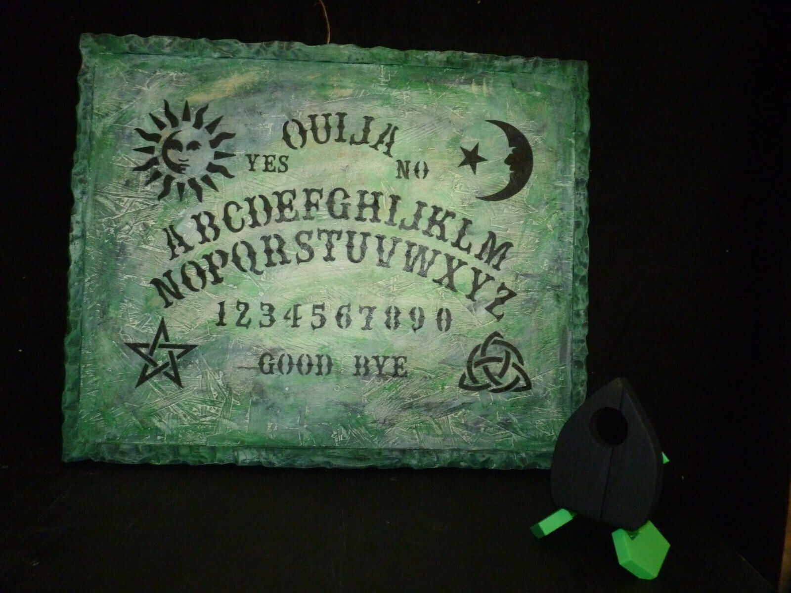 🔥 CUSTOM HANDMADE OUIJA BOARD – TABLETOP DISPLAY PIECE (Choose Your Colour) 🔥 - Image 3